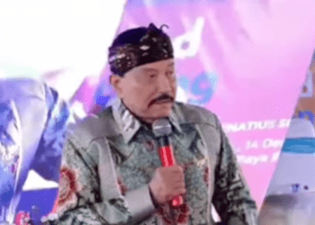 Viral! Lolos dari maut, AM Hendropriyono nyaris tertimpa videotron di Cijantung