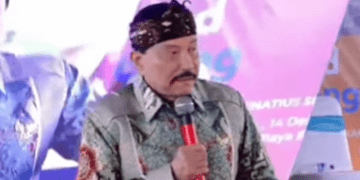 Viral! Lolos dari maut, AM Hendropriyono nyaris tertimpa videotron di Cijantung