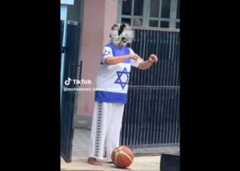 Viral di TikTok seorang nenek pakai baju Israel saat senam, saat ditegur malah bilang begini