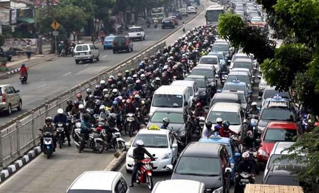 Berlaku mulai 2025, semua mobil dan motor wajib ikut asuransi
