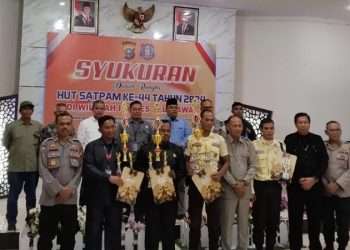 4 security PT Macan Sejahtera Cahaya dapat penghargaan dari Kapolres Pelalawan