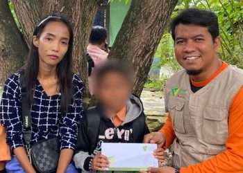 Dompet Dhuafa Sumut salurkan bantuan biaya tunggakan SPP siswa yang dihukum duduk di lantai