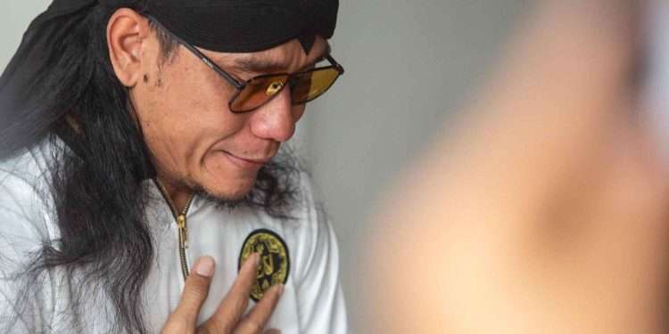 Viral usai hina penjual es teh, Gus Miftah kembali berdakwah sambil menangis