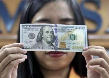 Viral nilai tukar Rupiah 1 Dolar jadi Rp8 ribu di Google
