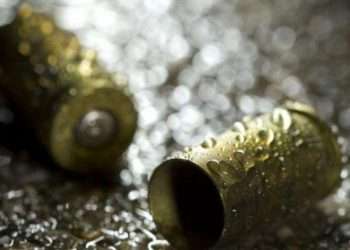 Bocah 6 tahun terkena peluru nyasar saat tidur, korban alami luka tembak di paha