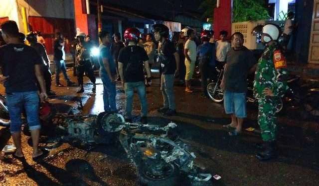 Dua motor polisi dibakar saat penggerebekan bandar sabu di Belawan