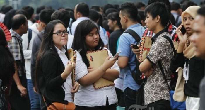 Jadi biang kerok pengangguran, Wamenaker akan hapus syarat usia dalam lowongan kerja