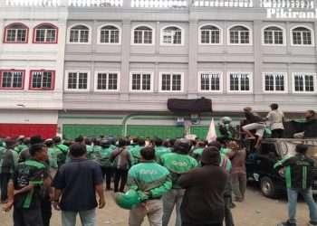 Ratusan driver Grab di Medan gelar protes massal tolak skema GrabBike hemat