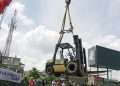 Yamaha G-Ultima buktikan ketangguhan rangka, mampu angkat forklift 5 ton
