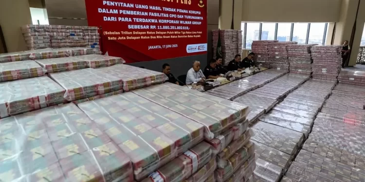 Kejagung sita Rp 11,8 triliun dari kasus korupsi minyak goreng, jadi yang terbesar dalam sejarah