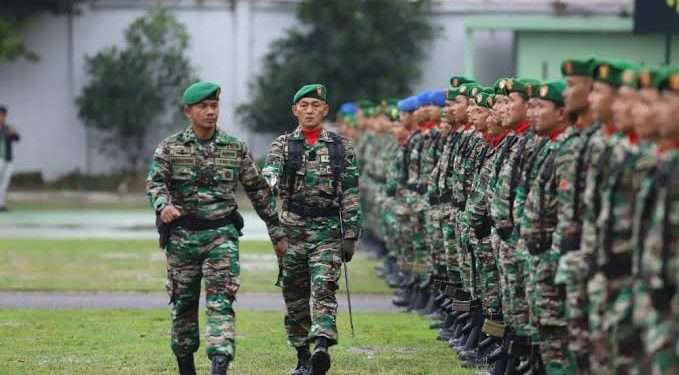 8 alasan mengapa pria berseragam militer jadi idaman wanita menurut psikolog