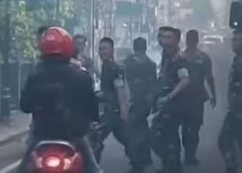 Ormas GPK nekat geber-geber motor, rombongan TNI turun dari truk ambil tindakan tegas