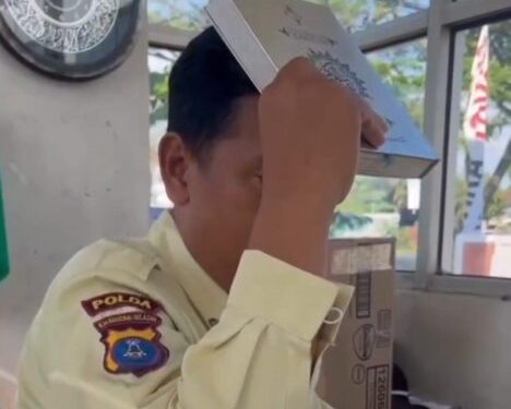 Viral! Satpam di Kalsel Bersumpah Pegang Al-Qur’an, Bantah Tuduhan Pencurian HP