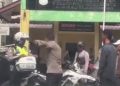 Polantas Tilang Motor Milik Polisi hingga Berujung Cekcok di Medan