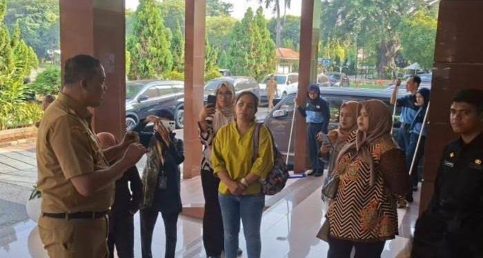 Pungli Siswa Bermodus Uang Lelah, Kepsek di Bekasi Dicopot Usai Minta Rp15 Ribu per Ijazah