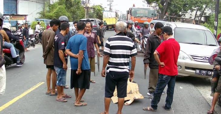 Dua Wanita Tewas Ditabrak Innova Saat Pulang dari Gereja di Medan Helvetia, Sopir Sempat Kabur