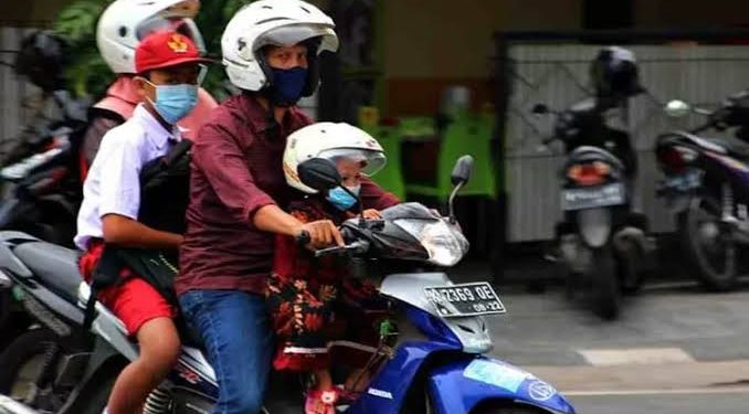 Pemerintah Resmi Luncurkan Aturan Ayah Antar Anak ke Sekolah