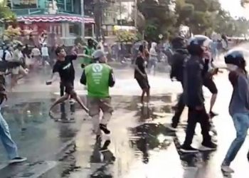Demo di DPRD Sumut Ricuh, 39 Orang Diamankan Polisi, 6 Anggota Polisi Luka-Luka