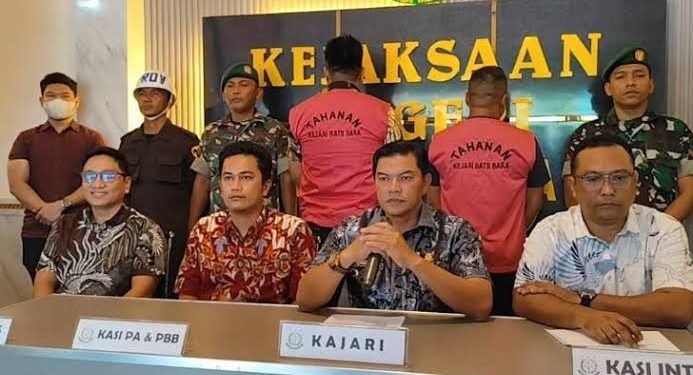 Kadis dan Bendahara Dinas Perkim Batu Bara Ditahan Tersangka Korupsi Rp 665 Juta
