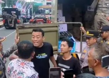 Video Viral! Nyaris Adu Jotos Antara Bupati dan Demonstran di Pati Gegara Kenaikan Pajak