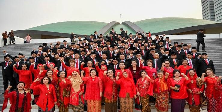 Dapat Tunjangan Rumah Rp50 Juta, Pendapatan Anggota DPR Tembus Rp 100 Juta per Bulan