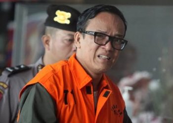 Wamenaker Immanuel Ebenezer Menangis Saat Ditahan KPK dalam Kasus Pemerasan Sertifikasi K3