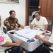 Heboh! Menhut Raja Juli Antoni Main Domino Bareng Tersangka Pembalakan Liar