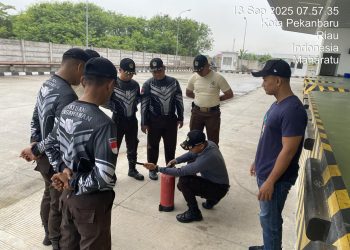 Responsif dan Terlatih, Satpam PT Macan Sejahtera Cahaya Gelar Pelatihan Damkar di PT Nippon Indosari Corpindo