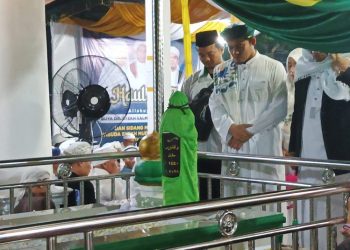 Buya Arrazy Hasyim Gelar Ziarah dan Tausiah dalam Peringatan Haul Ke-7 Buya Syekh Salman Daim