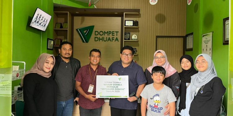 Dompet Dhuafa Waspada Terima Wakaf Domba Bergulir untuk Warga Desa Bulu Cina