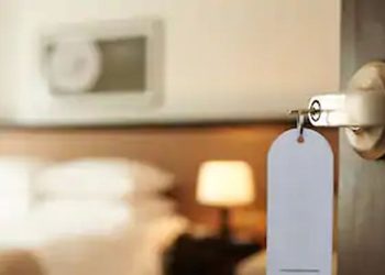 Pejabat Disdukcapil Batubara Digerebek Bersama Honorer di Kamar Hotel Medan, Dilaporkan Suami