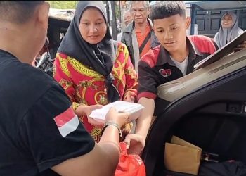 PT Macan Sejahtera Cahaya Bagikan 100 Nasi Kotak di Program Jumat Berkah