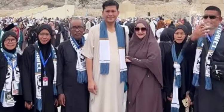 Prabowo Minta Mendagri Copot Bupati Aceh Selatan yang Umrah Saat Bencana