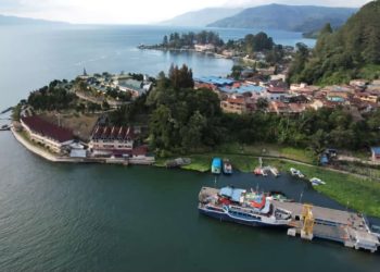 Pengunjung Danau Toba Meningkat Jelang Tahun Baru 2026, Penyeberangan dan Homestay Mulai Padat