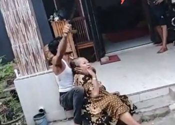 Lansia Disandera Pria Bersenjata Parang di Labusel, Videonya Viral