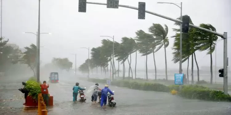 BMKG Keluarkan Peringatan Dini Cuaca Ekstrem, Hampir Seluruh Indonesia Berstatus Waspada