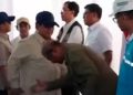 Prabowo Tolak Dicium Tangan, Pilih Rangkul Bupati Aceh Tamiang saat Kunjungan Pascabencana