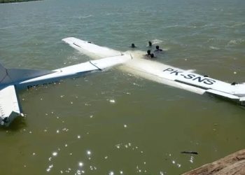 Pesawat Smart Air Mendarat Darurat di Laut Nabire akibat Gangguan Mesin