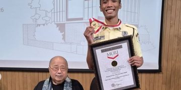 Satpam Bank BUMN ini Raih Rekor MURI Usai Terbitkan 13 Karya Ilmiah