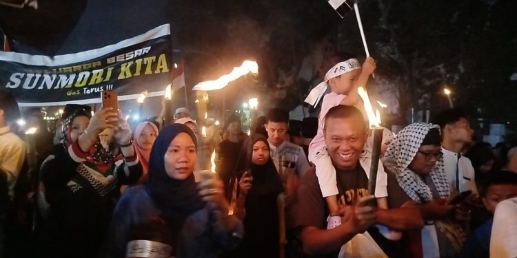 Ribuan Warga Medan Semarakkan Pawai Obor Ramadan 1447 H, Usung Doa untuk Sumatera