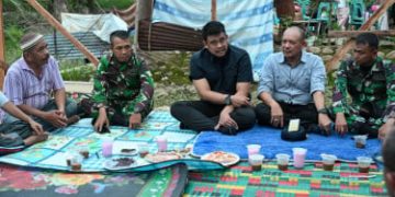 Gubernur Sumut Tinjau Korban Banjir Sorkam, Buka Puasa Bersama Warga dan Pastikan Bantuan Rp60 Juta