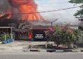 Kebakaran di Asrama Polisi Pekanbaru, Dua Rumah dan Enam Kendaraan Mewah Hangus Terbakar