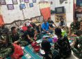 Makan Malam di Rumah Warga, Satgas TMMD ke-127 Kodim 0207/Simalungun Pererat Ikatan Kekeluargaan di Bahapal