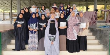 PT Macan Sejahtera Cahaya Berbagi Sarung dan Mukena untuk Santri Pondok Pesantren Baitul Qur’an Deli Serdang