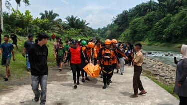Dua Pelajar Asal Medan Tewas Terseret Arus Sungai Sei Bingei di Langkat