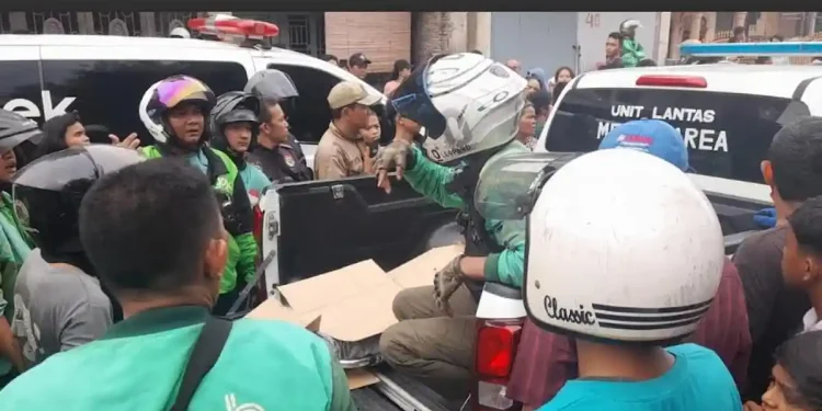 Driver Ojol di Medan Tewas Tertabrak Kereta Api, Jasadnya Terpental hingga Masuk Kandang Babi