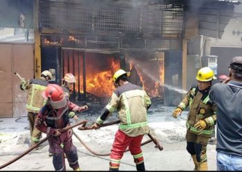 Ruko Panglong Cat di Marelan Terbakar, Satu Korban Tewas dan Tiga Berhasil Diselamatkan