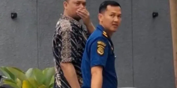 Napi Korupsi Rp233 Miliar Kedapatan Ngopi di Luar Rutan, Petugas Disanksi Disiplin