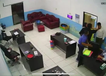 Viral CCTV Penganiayaan Kepala SPPG Tegal Sari, Korban Mengaku Dicekik Tiga Kali