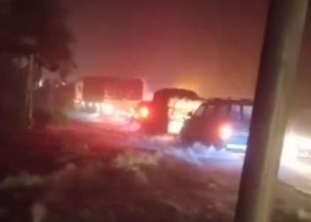 Jalan Medan–Berastagi Lumpuh, Longsor Timbun Rumah dan Pohon Tumbang di Sibolangit